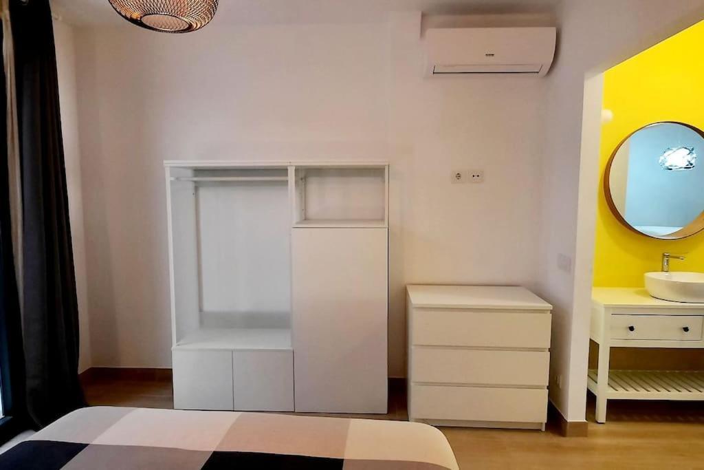 Acogedor Con Entrada Independiente Appartement Barcelone